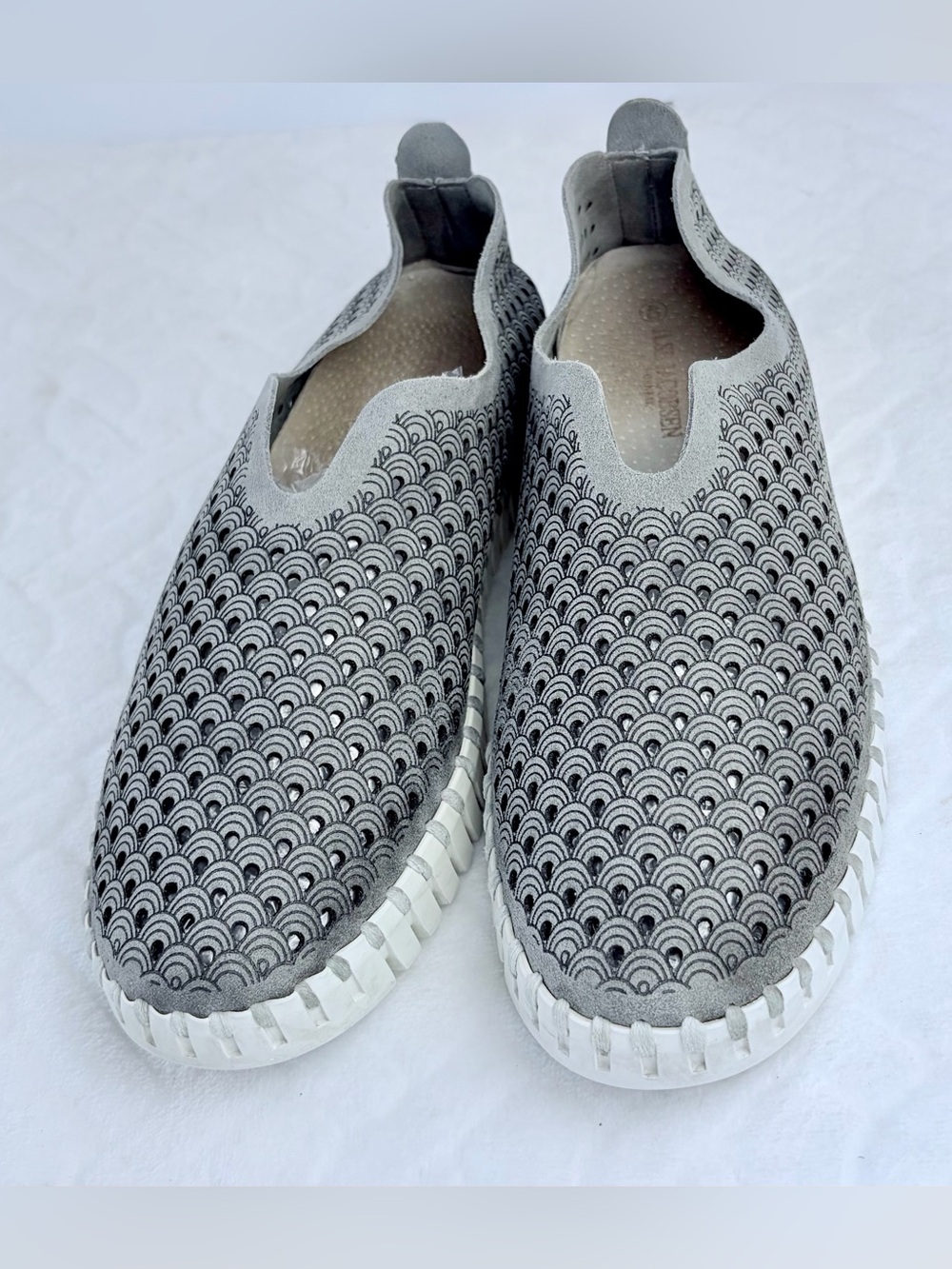 Ilse Jacobsen Scalloped Slip on Shoes Size 9.5 Tulip Flats Comfy Boho Travel - Picture 2 of 11